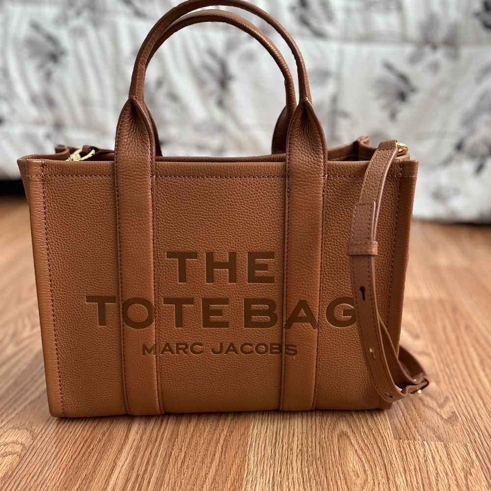 Marc Jacobs Leather Medium Tote Bag